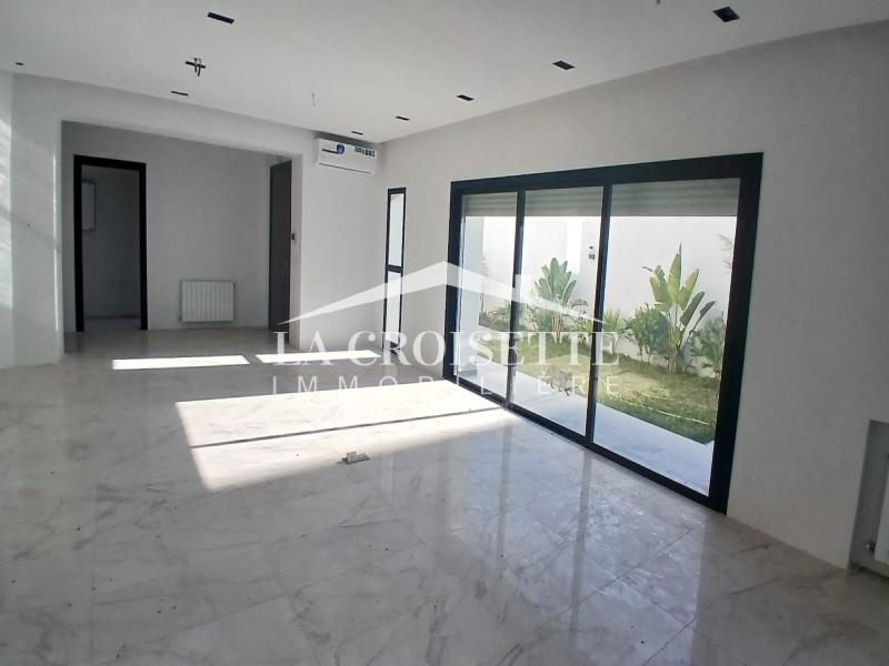 Villa S+5 avec piscine aux Berges du Lac 2